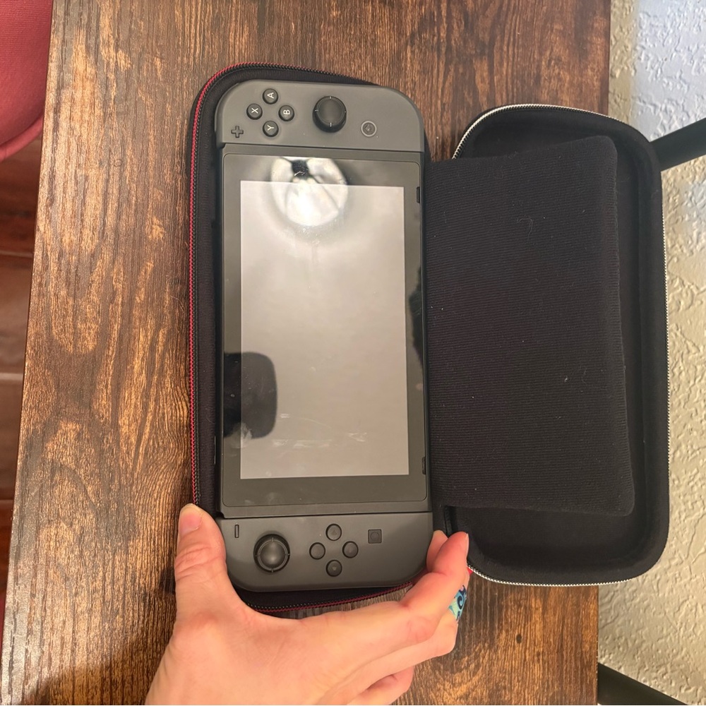 Nintendo switch - Picture 3 of 7